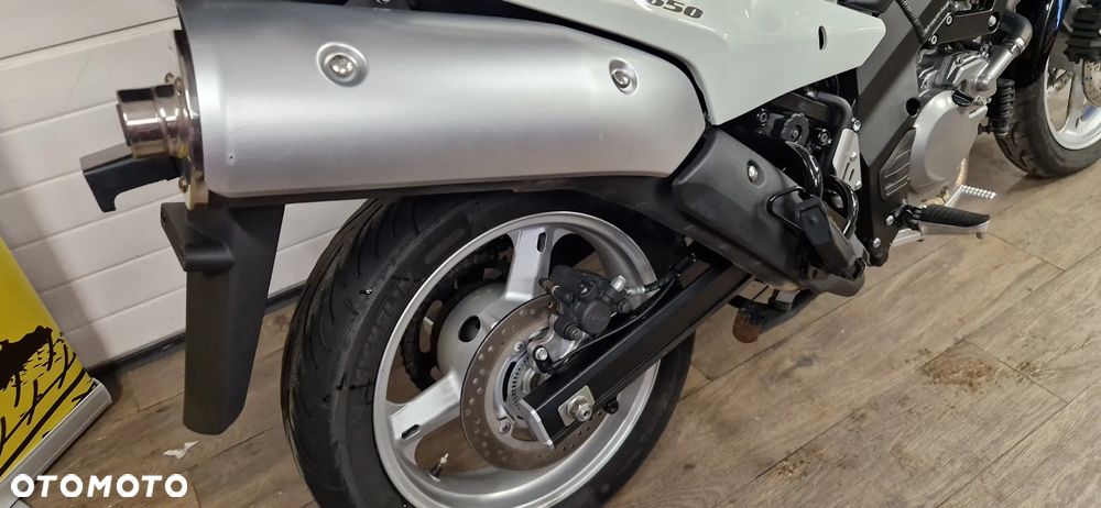Suzuki V-STROM - 7