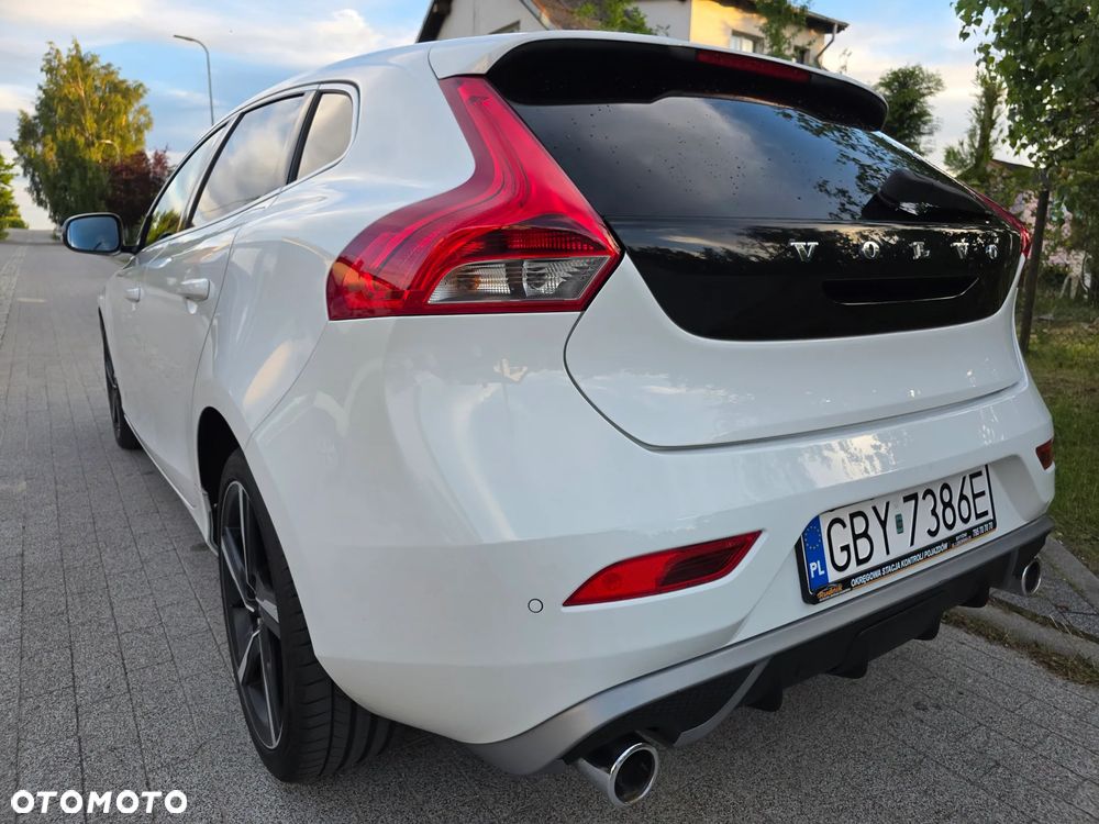 Volvo V40 D4 Drive-E R-Design Momentum - 9