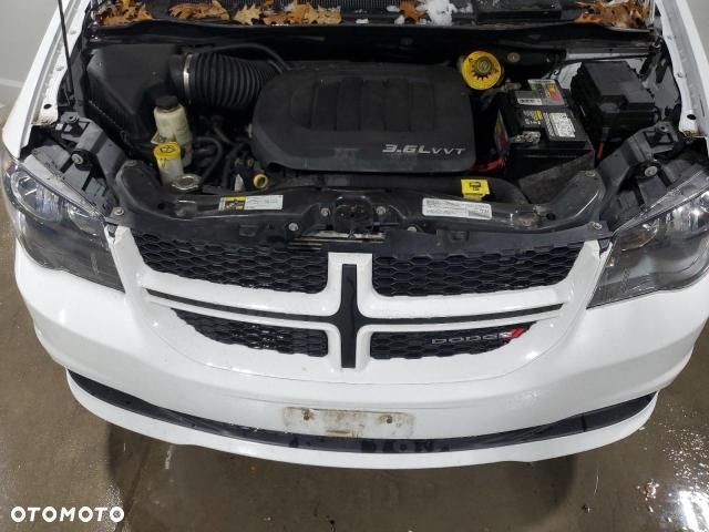 Dodge Grand Caravan 3.6 R/T - 32