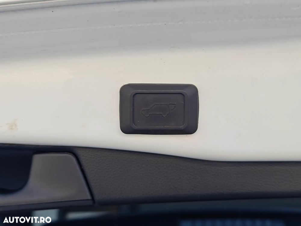 Toyota RAV4 2.5 PHEV VVT-iE 4x4 Style Bi-Tone - 21