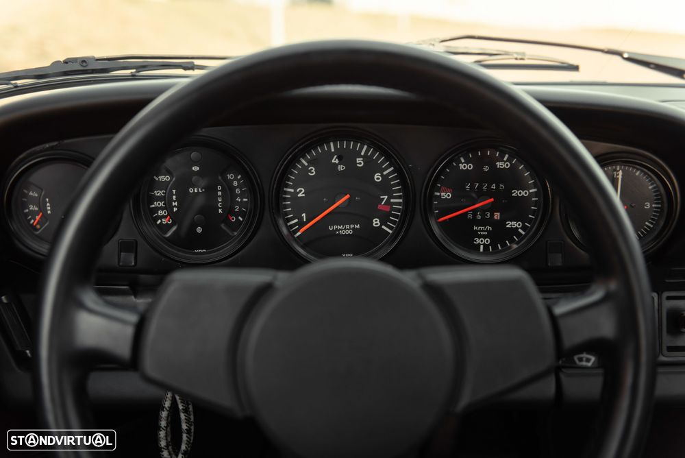 Porsche 911 Série G - 10