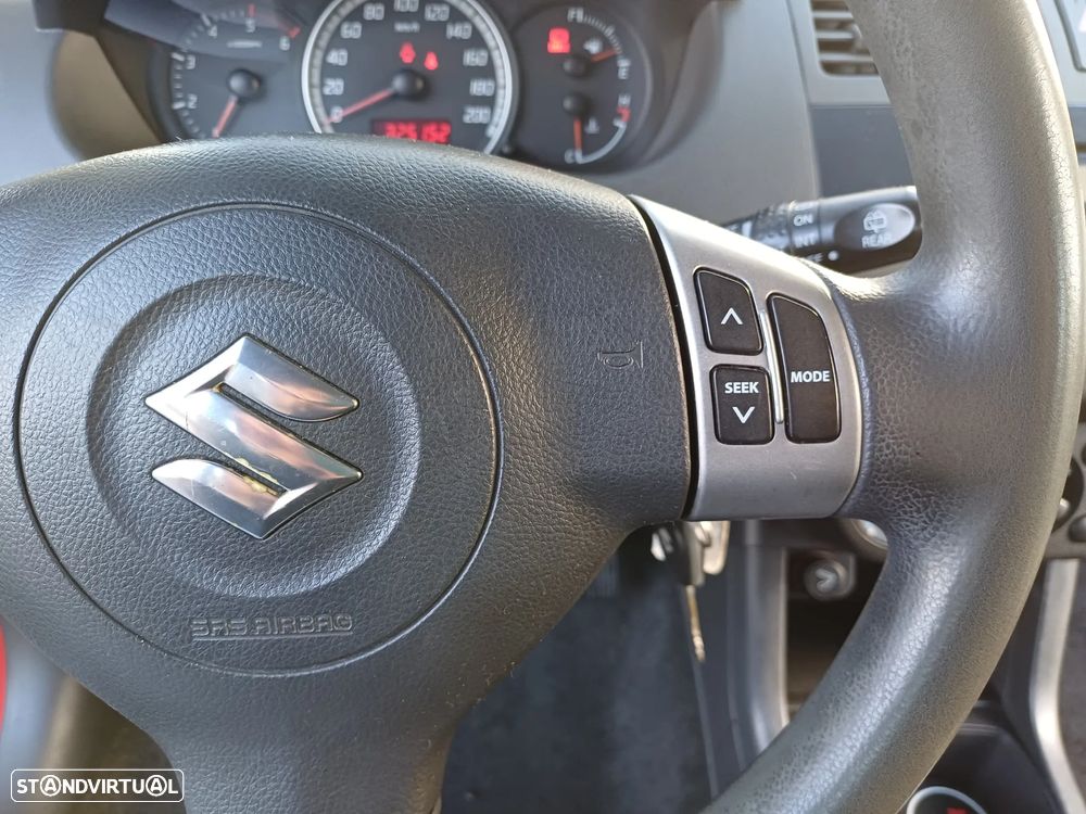 Suzuki Swift 1.3 DDiS GL - 25