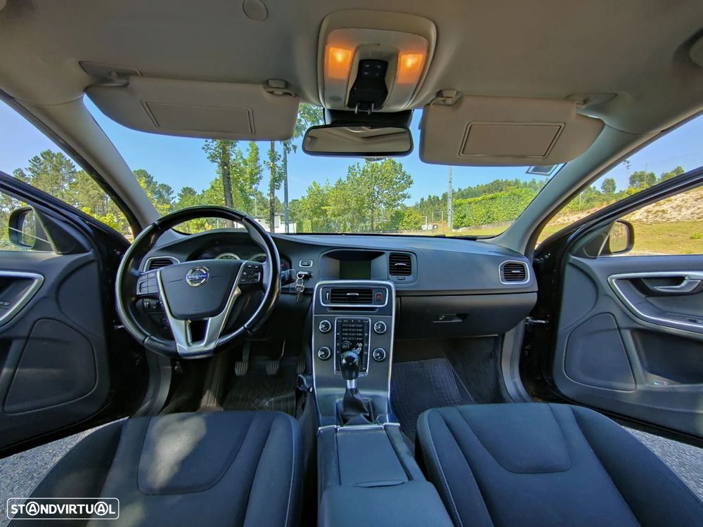 Volvo S60 2.0 D3 Kinetic - 4