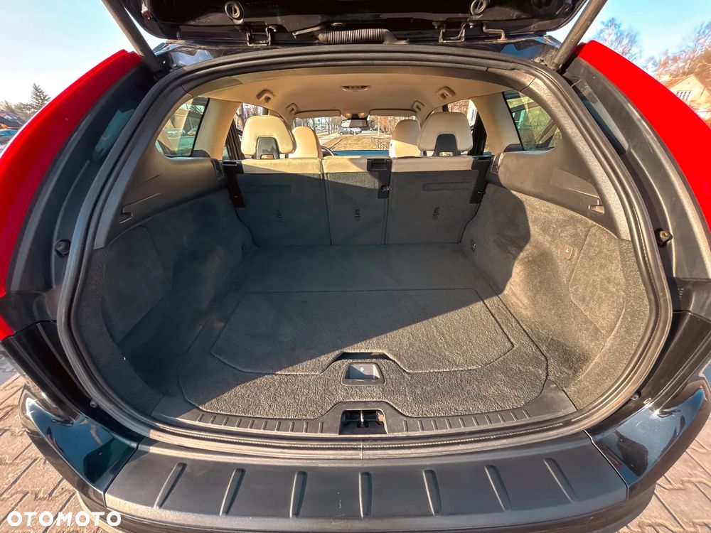 Volvo XC 60 2.4D AWD Summum - 22