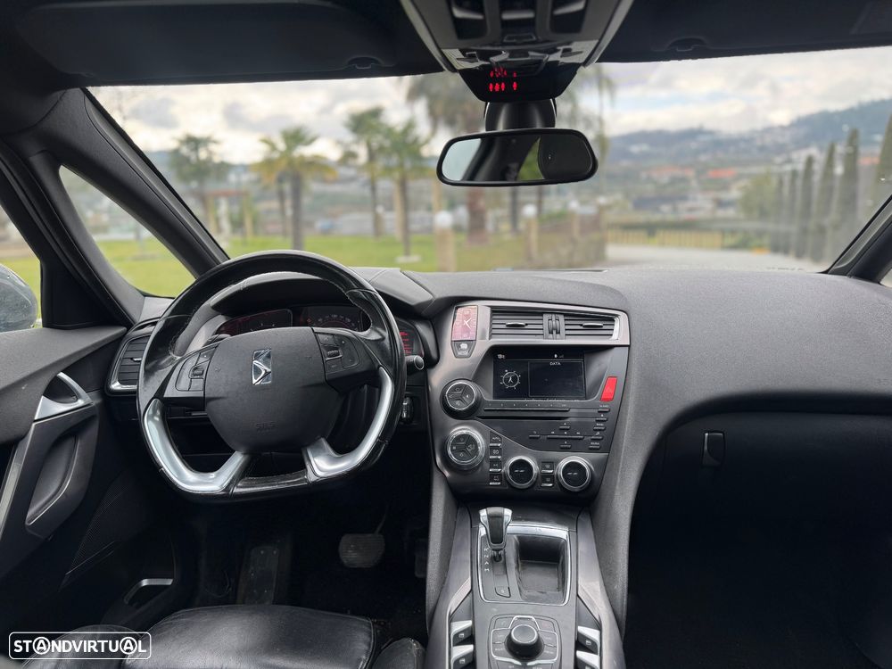 Citroën DS5 e-HDi 110 EGS6 SoChic - 19