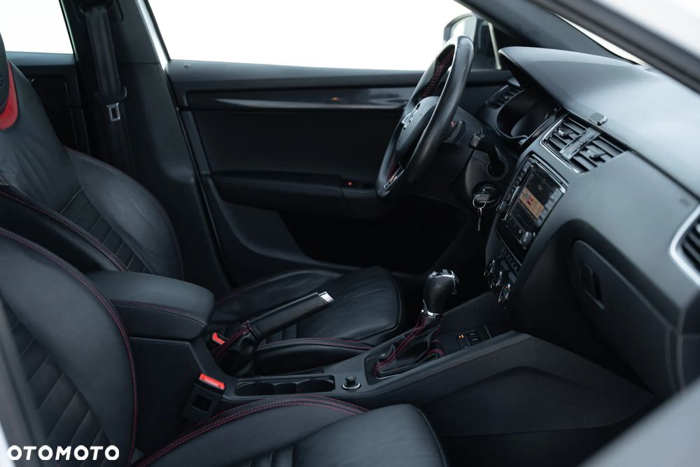Skoda Octavia 2.0 TDI RS Challenge DSG - 21