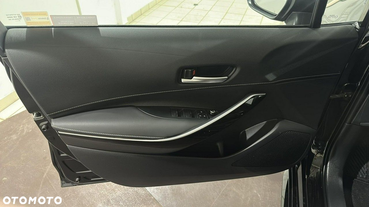 Toyota Corolla - 12