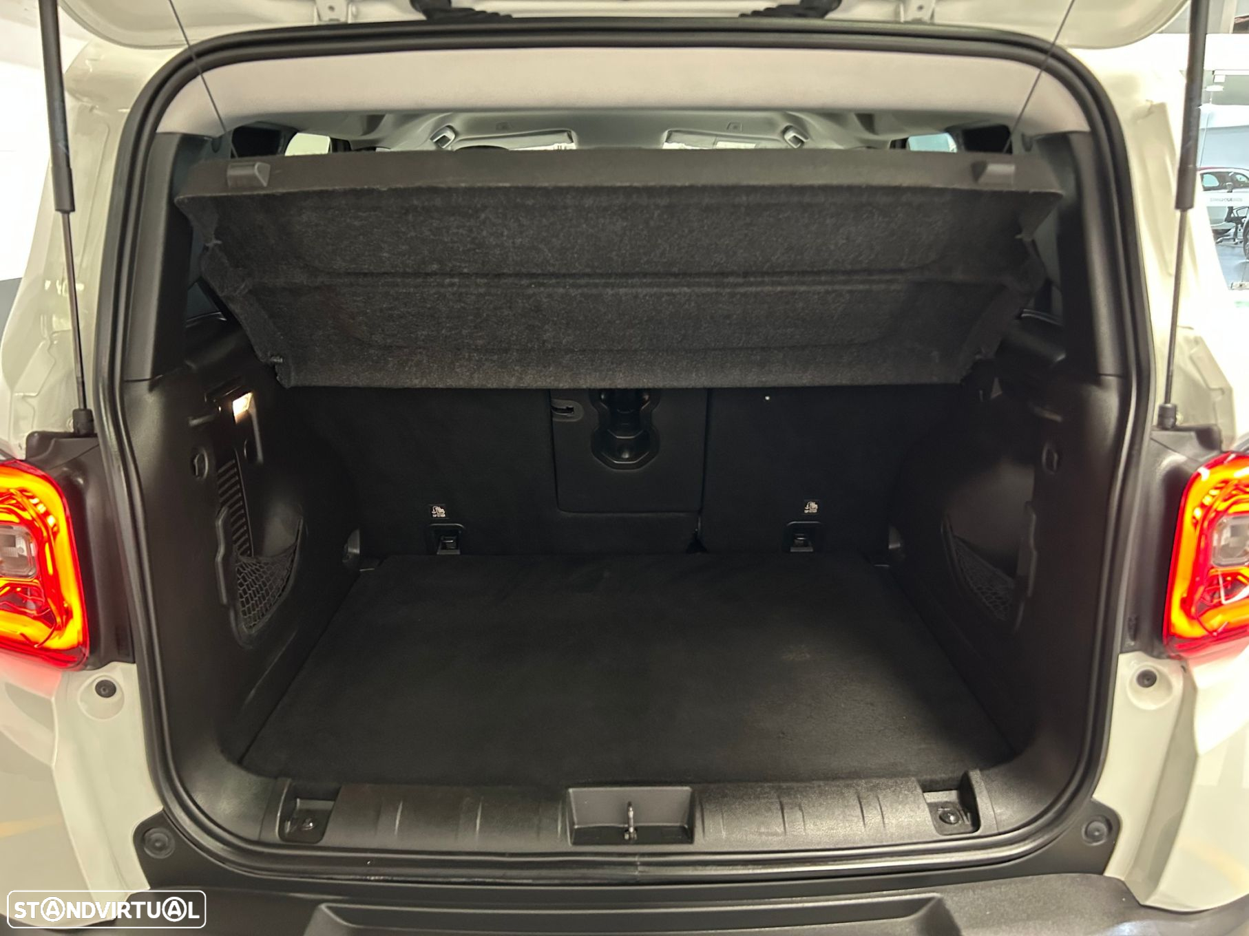 Jeep Renegade 1.0 T Limited - 17