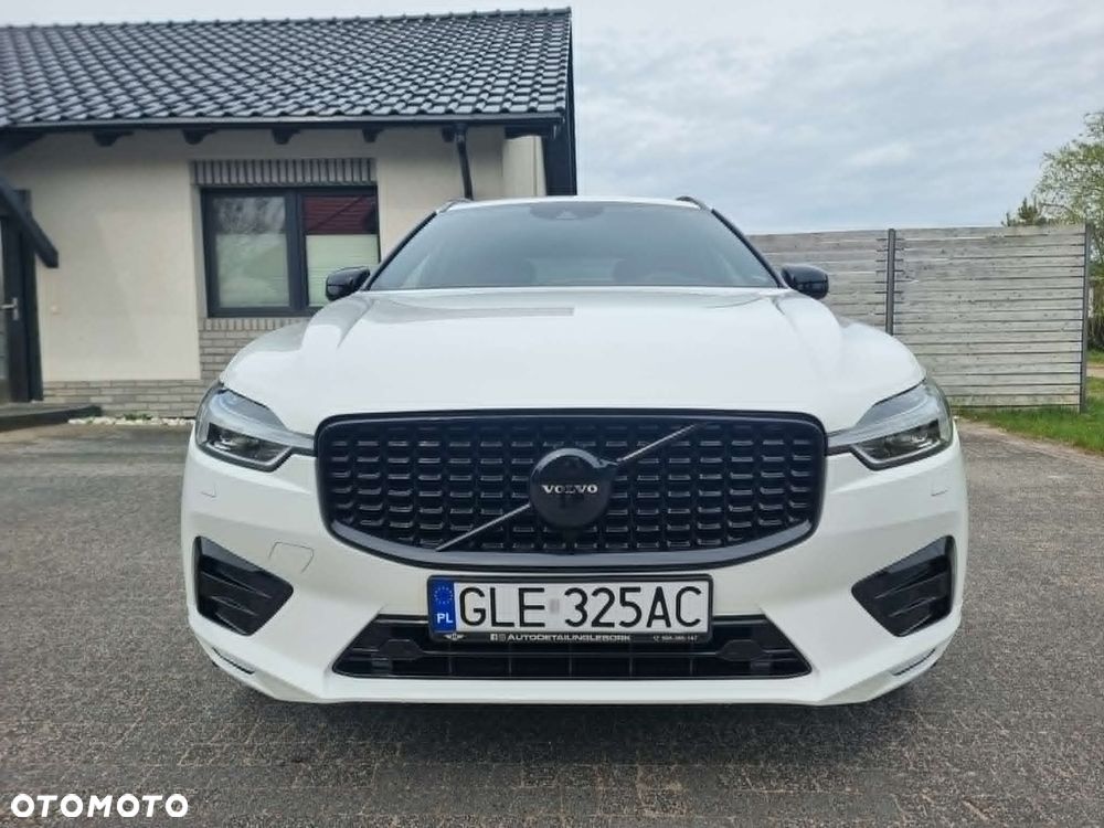 Volvo XC 60 B4 D AWD R-Design - 4
