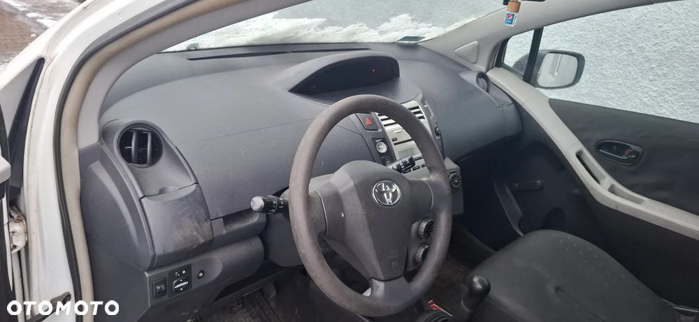 Toyota Yaris II 1,4 ND-TV na części - 16