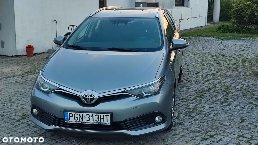 Toyota Auris 1.6 D-4D Premium - 3