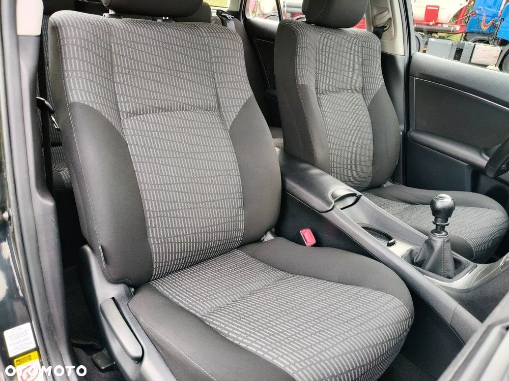 Toyota Avensis 1.8 Sol plus NAVI - 10