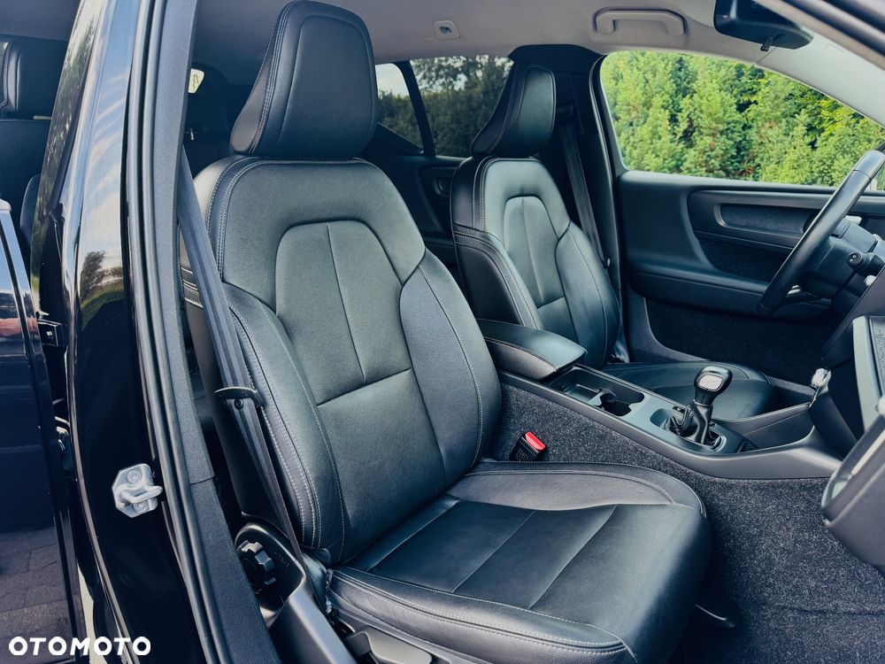 Volvo XC 40 D3 Momentum Pro - 36