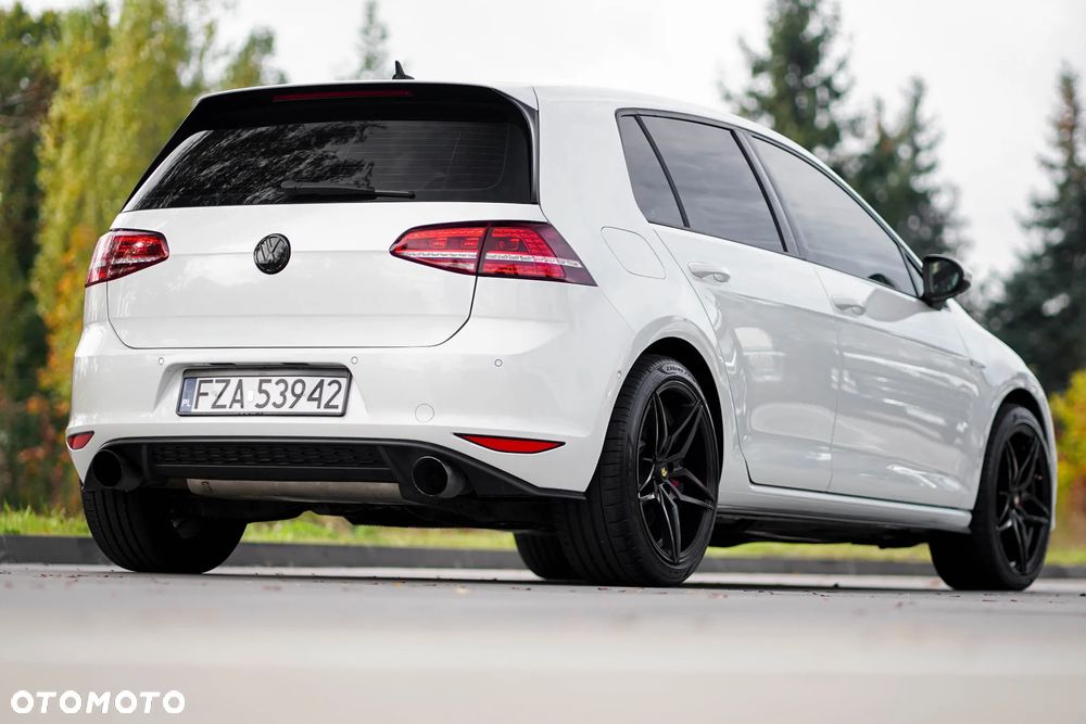Volkswagen Golf 2.0 TSI BMT GTI Performance - 4