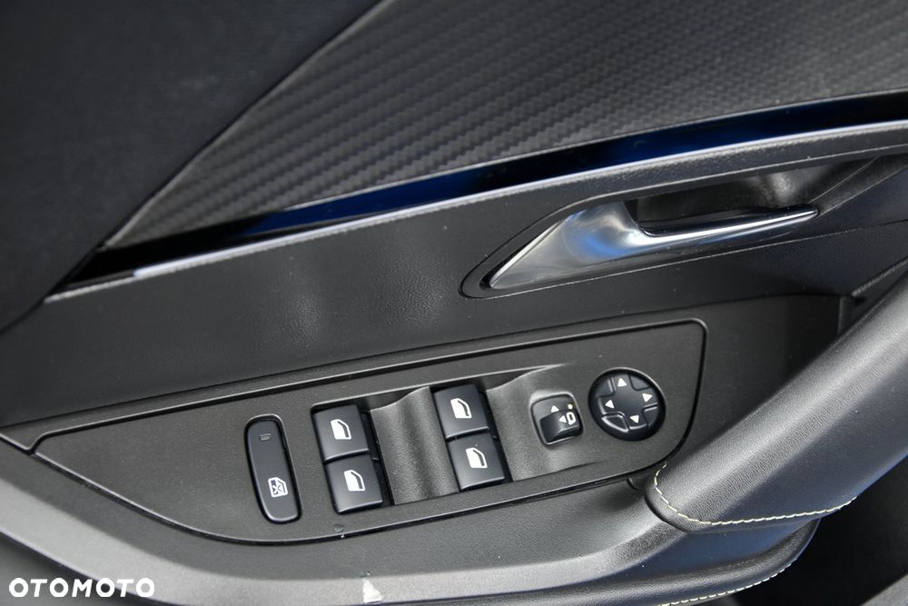 Peugeot 2008 ver-puretech-130-eat8-gt - 23