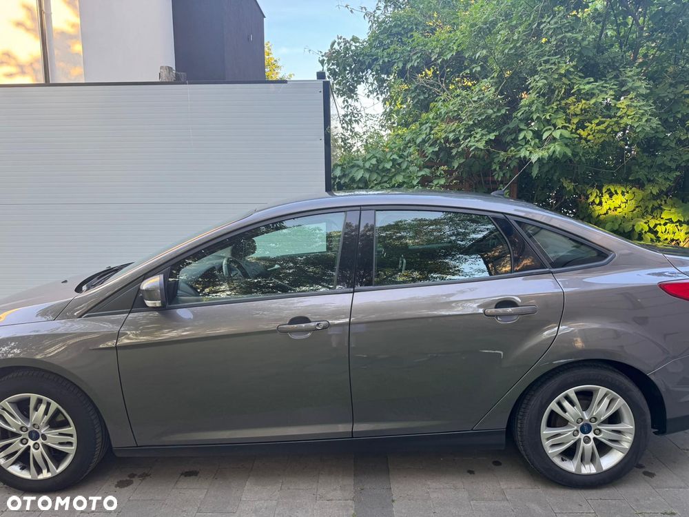 Ford Focus 1.6 Trend - 4