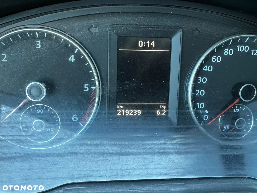 Volkswagen Caravelle - 2