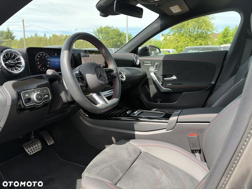Mercedes-Benz CLA 200 AMG Line 7G-DCT - 13