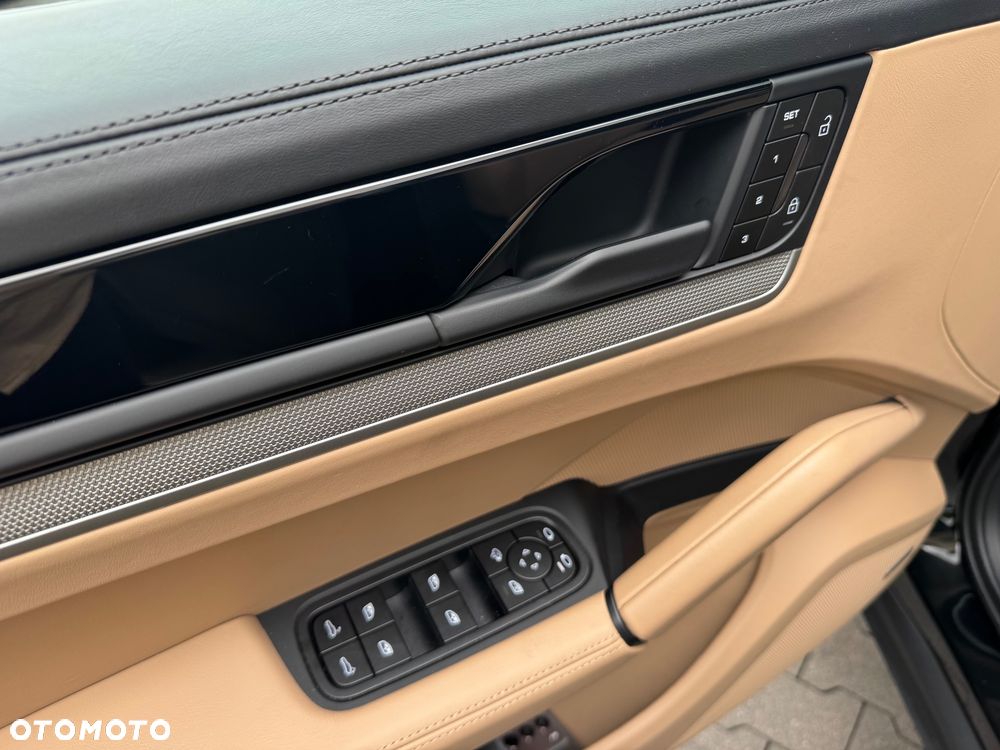 Porsche Cayenne Standard - 20