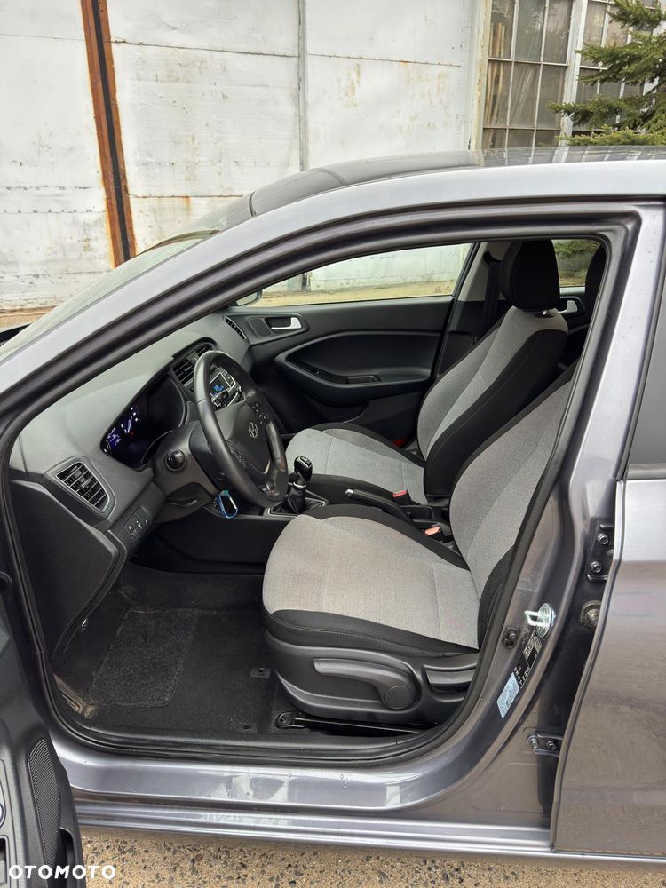 Hyundai i20 1.1 CRDi - 11