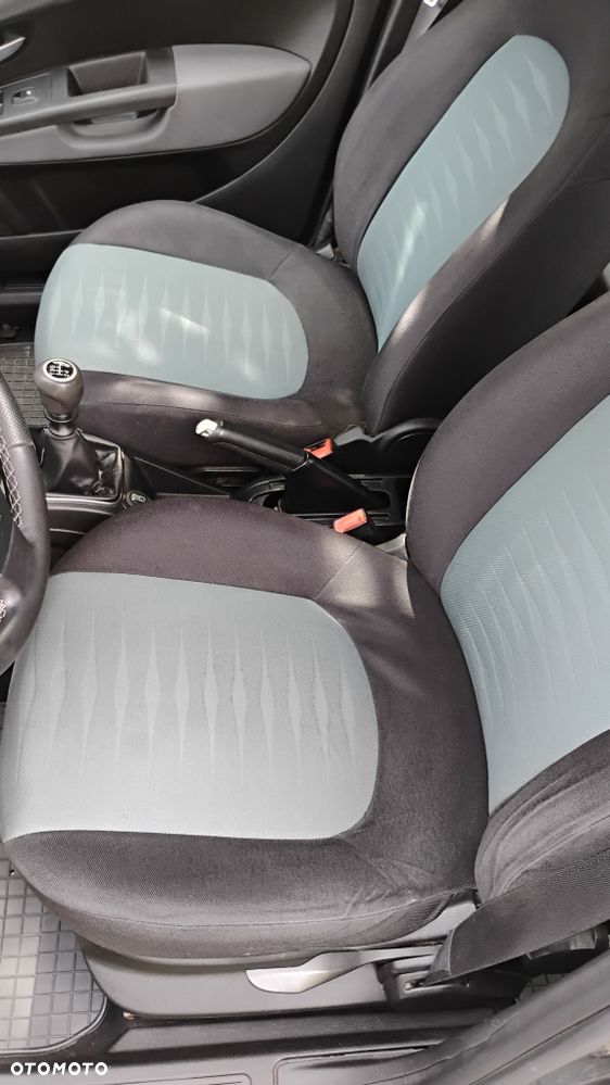 Fiat Grande Punto - 8