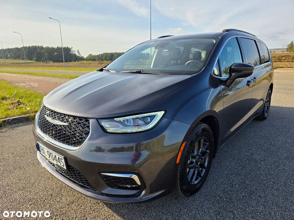 Chrysler Pacifica - 1