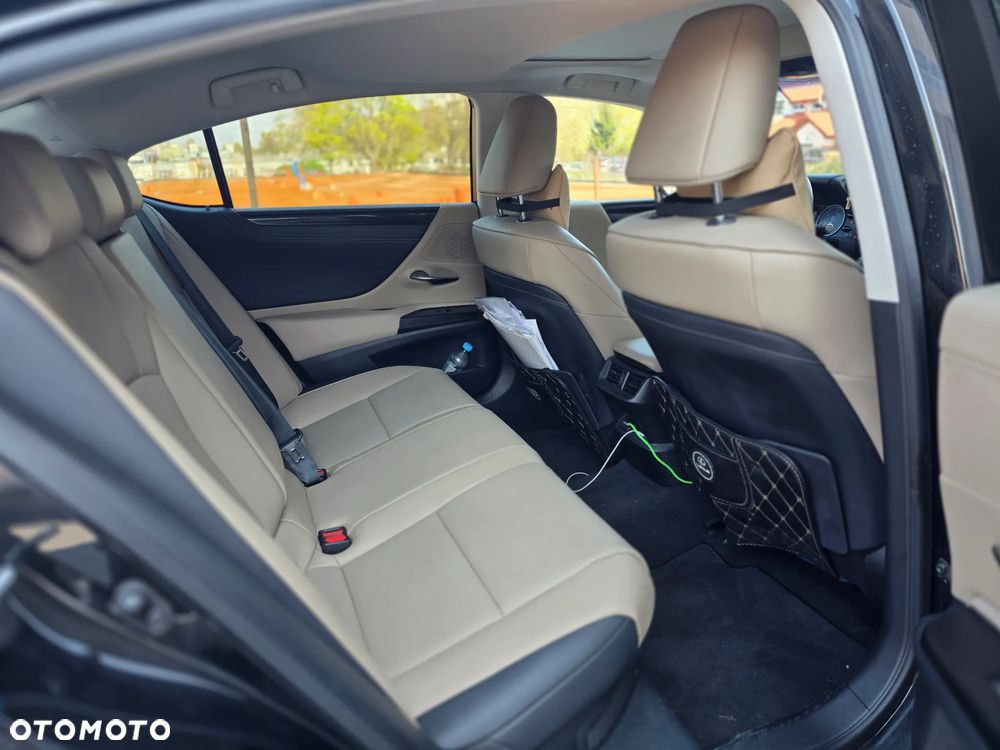 Lexus ES 300h Prestige - 19