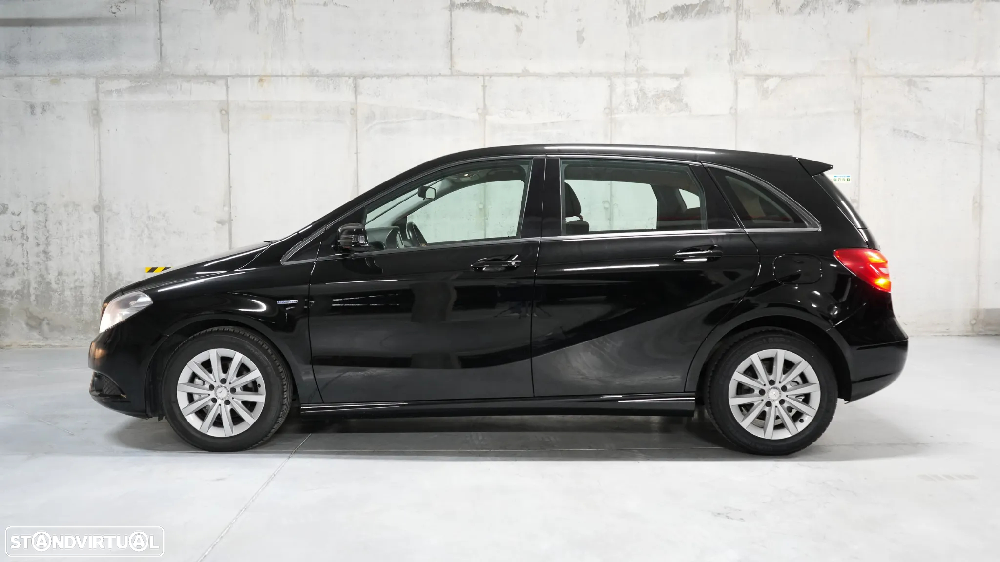 Mercedes-Benz B 180 BlueEfficiency 137g - 4