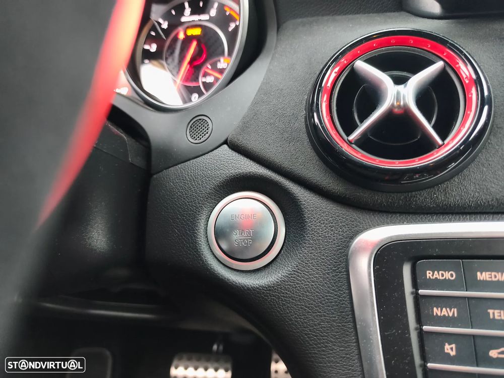 Mercedes-Benz CLA 45 AMG 4-Matic - 14
