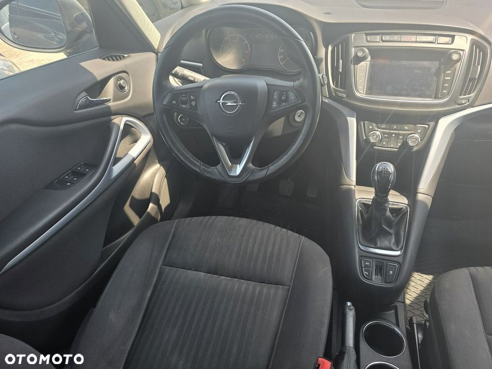 Opel Zafira - 15