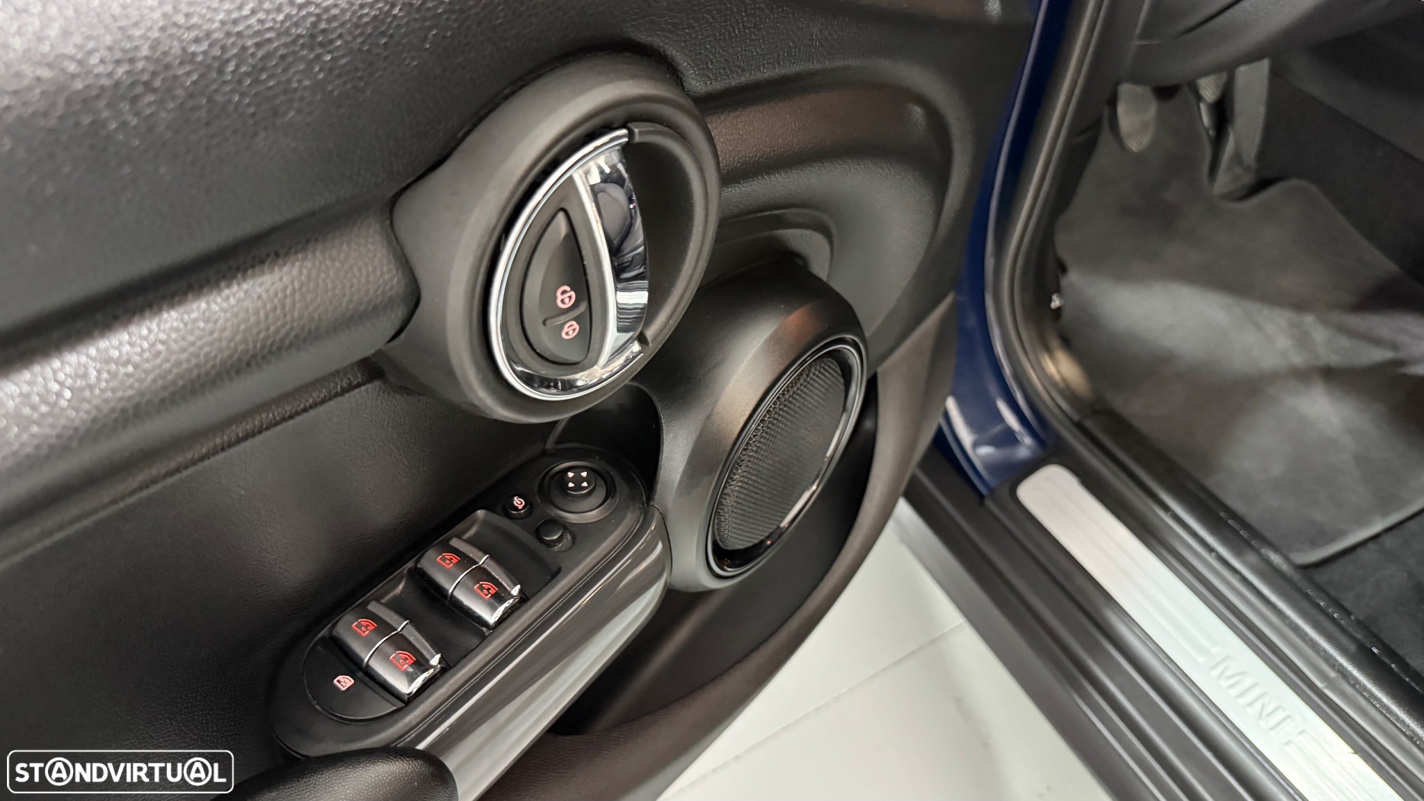 MINI 5 Portas Cooper D - 19