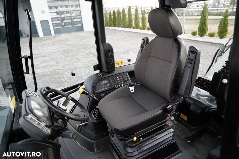 Terex 880 ELITE / BULDOEXCAVATOR / 2.500 ORE / SET CUPĂ - 25