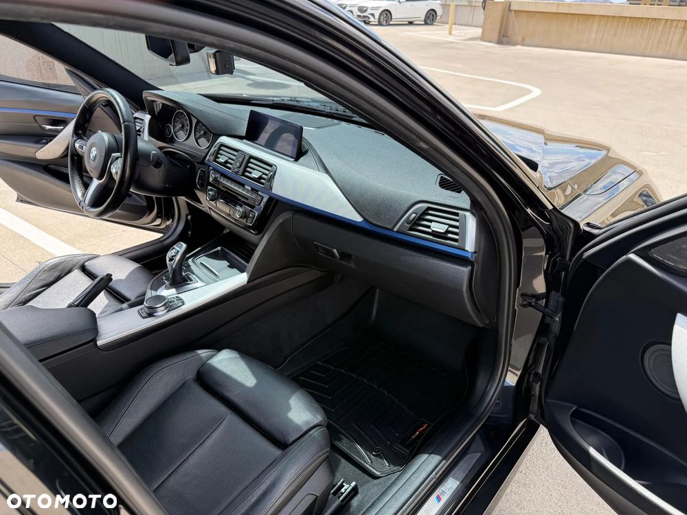 BMW Seria 3 330i M Sport - 31
