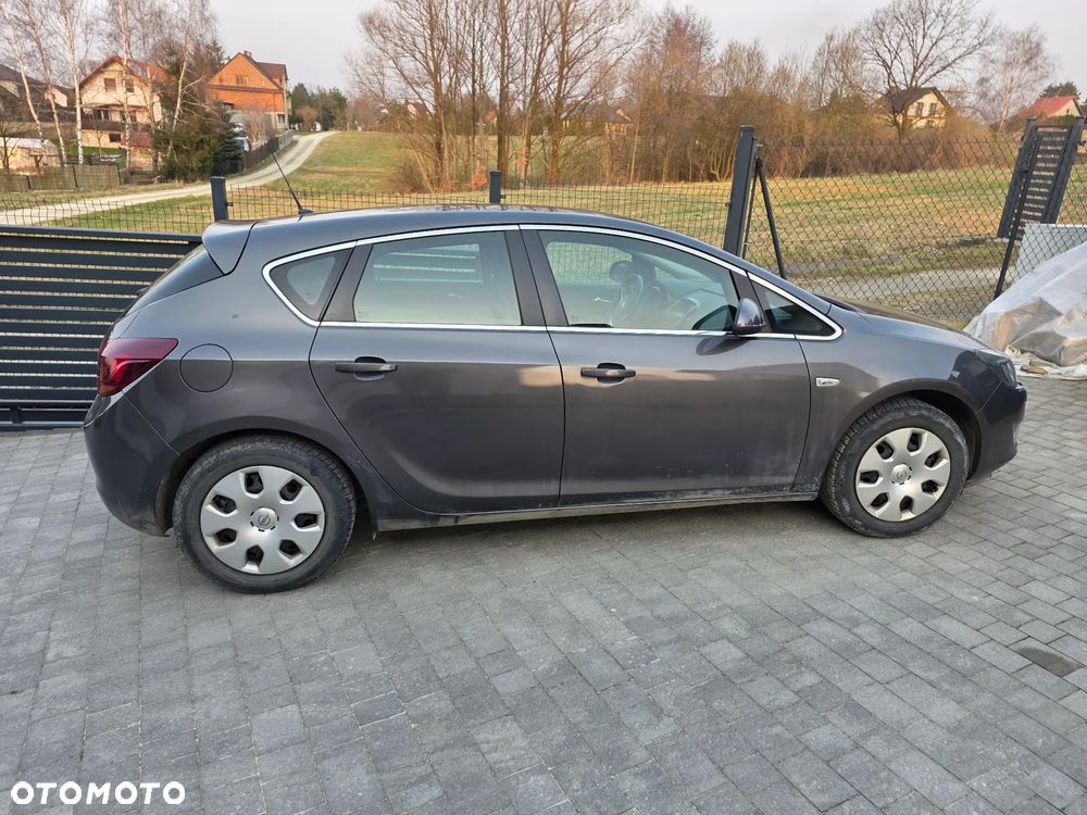 Opel Astra 1.4 T Cosmo - 14