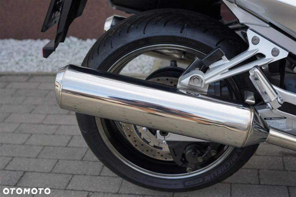Yamaha FJR - 8