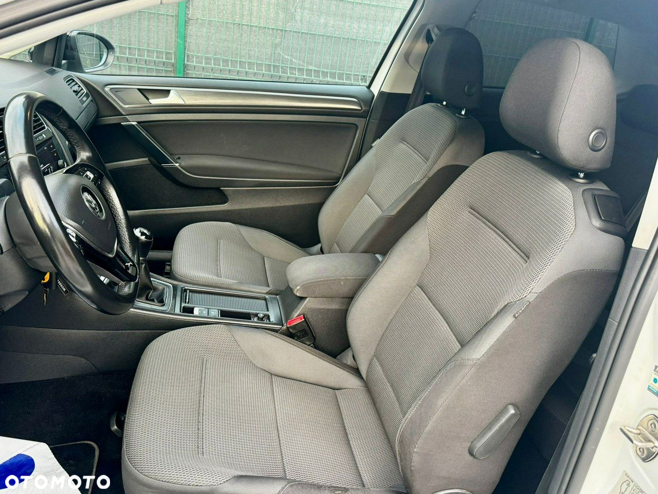 Volkswagen Golf - 13