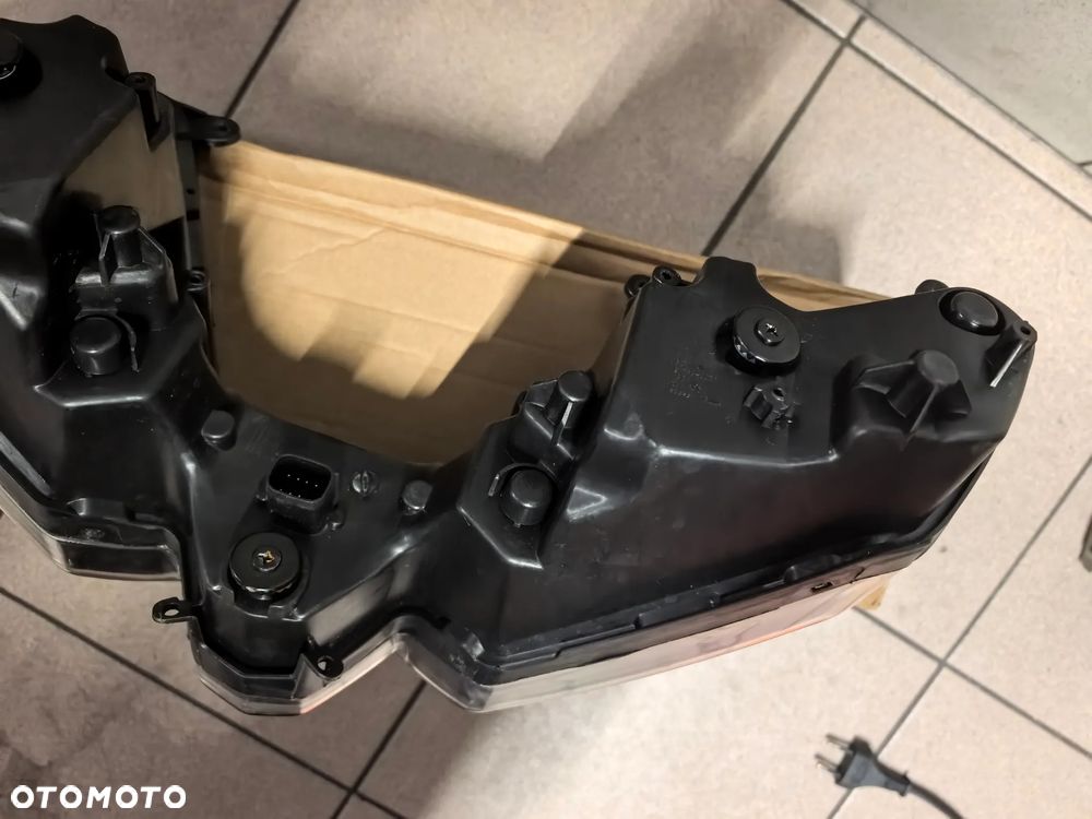 Reflektor lampa przód Aprilia RS 660 Aprilia Tuono 660 Aprilia RSV4 1100 - 10