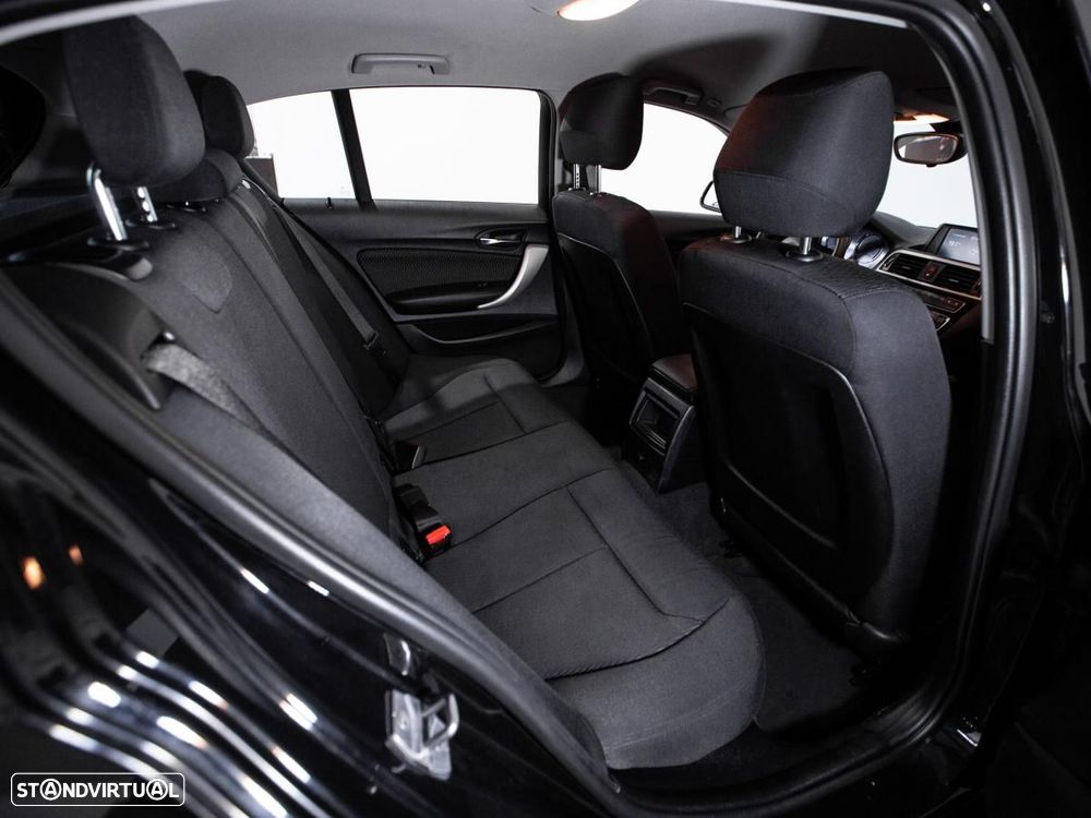 BMW 116 d Pack Desportivo M - 11