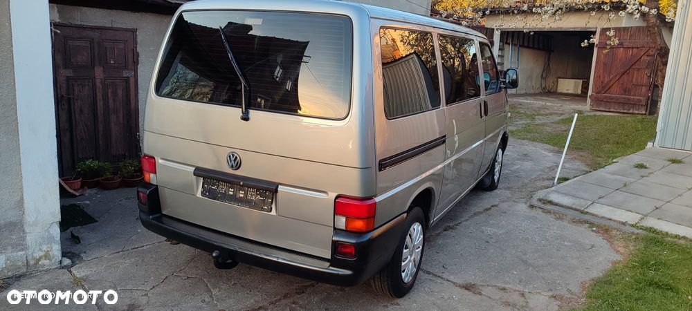 Volkswagen Caravelle - 28
