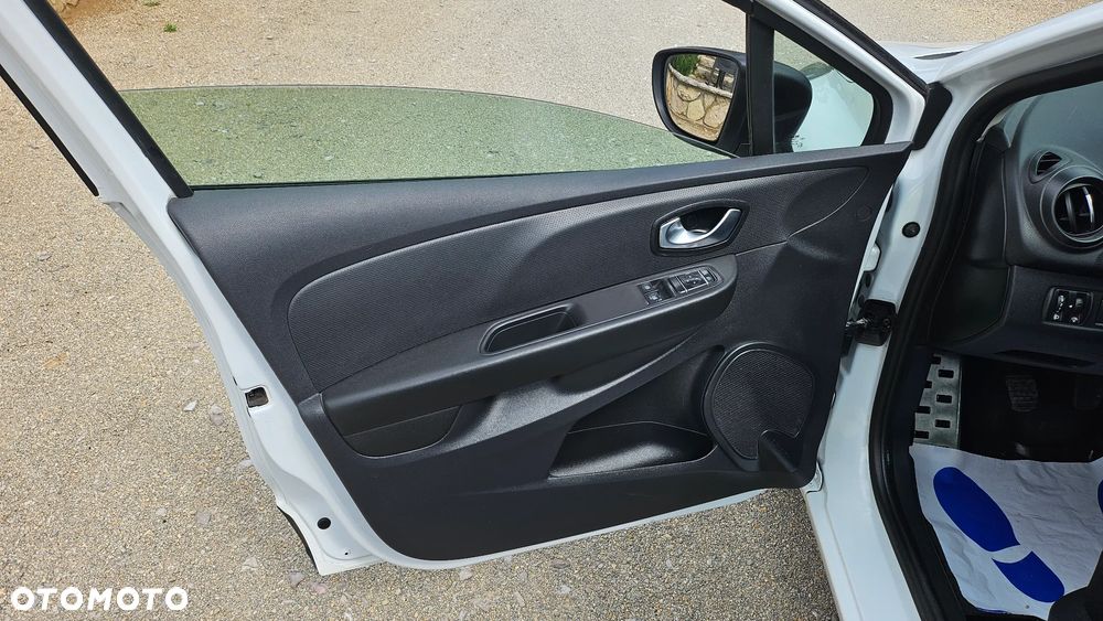 Renault Clio 1.2 16V Alize - 17
