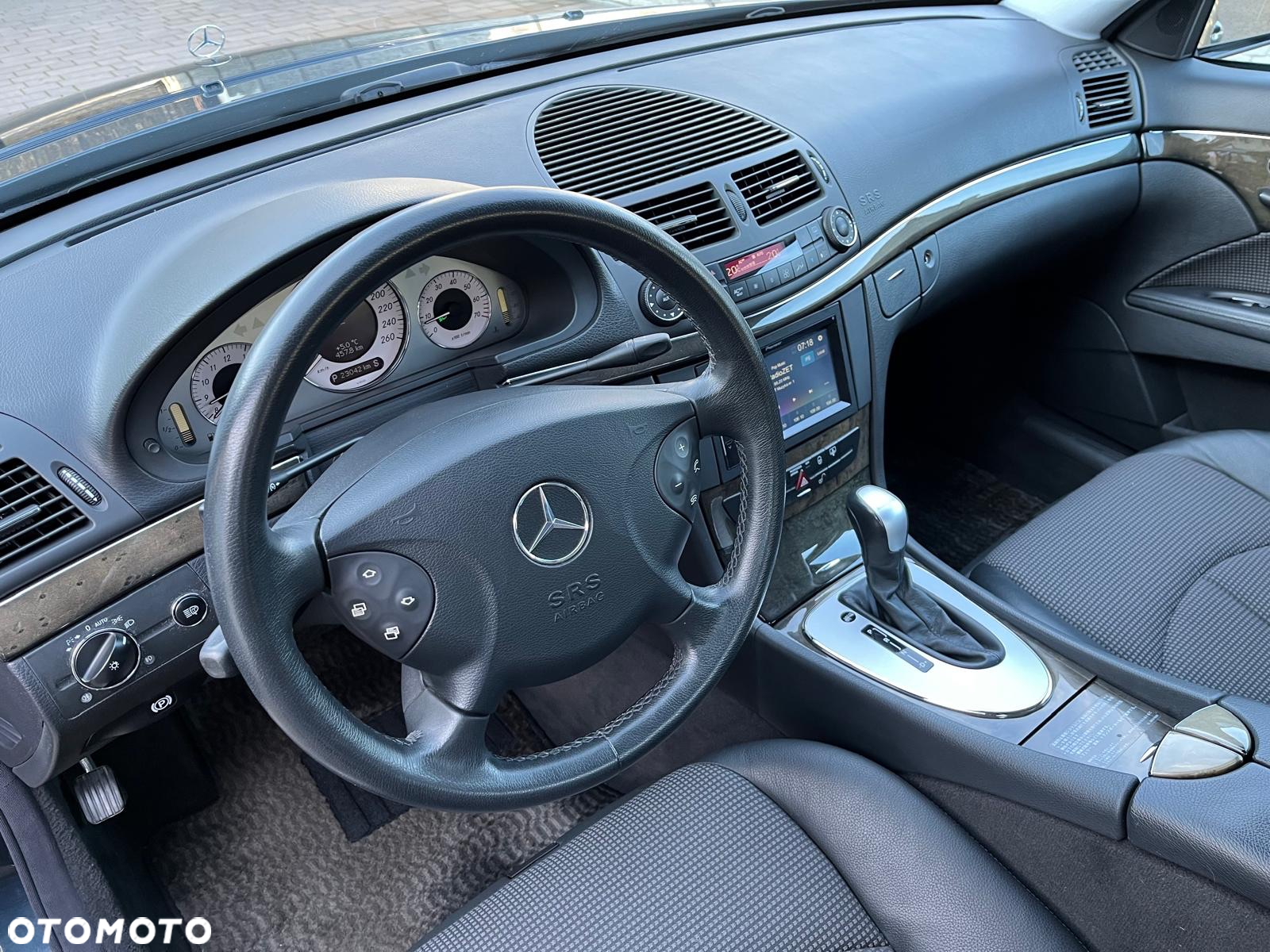 Mercedes-Benz Klasa E - 9