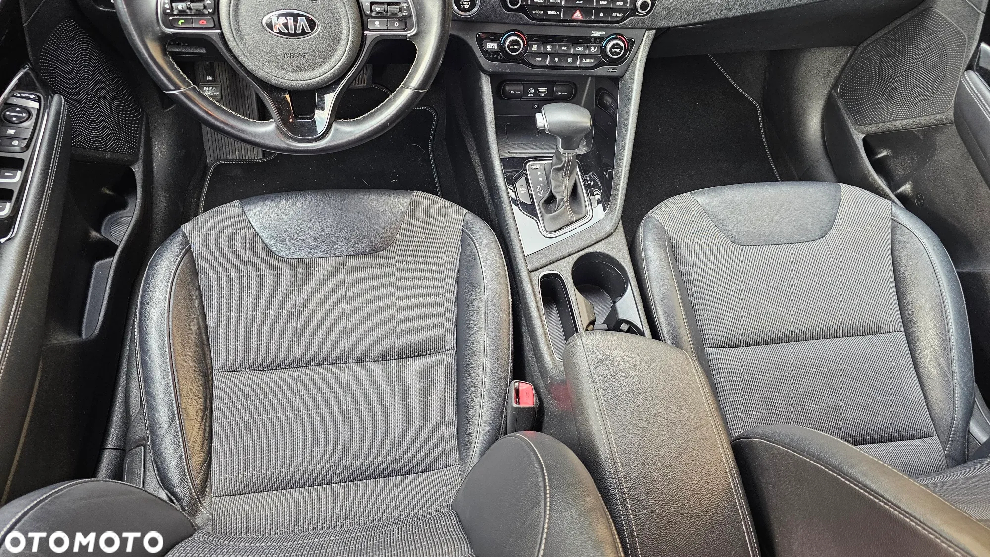 Kia Niro 1.6 GDI Hybrid L - 32