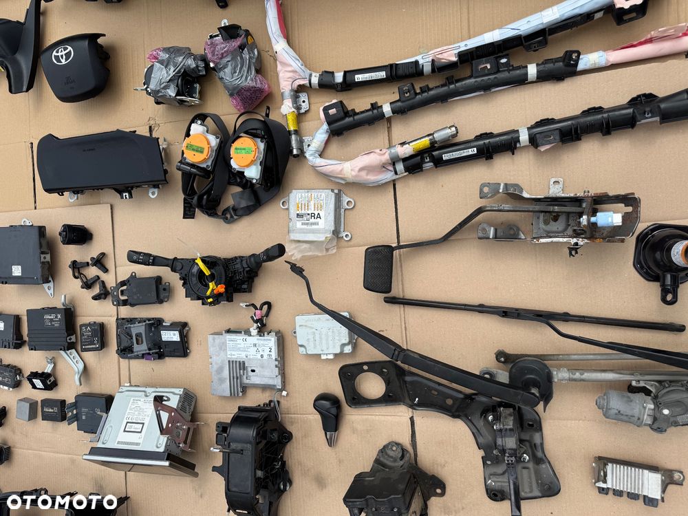 TOYOTA HILUX  a 8 VIII  LIFT CZĘŚCI kierownica z tempomatem wszystkie   2015- Radio    1300zl / 86140-OK620 138000-6050H101 BQ800962 FT0078A 10R-04  Moduł nawigacj 400zl / QNG-BE2808  6434C-BE2808  TA-2014 202-SMB033   Sterownik moduł napędu 300zl  89533-71092 363811-12720   Moduł kamera radar asystent 300zl  MFC430TA 8646C-OKO20   62A669-000 89990-0K081  -300zł   88650-0K560 MA277400-6930  -200zł   Sensor radar distronic acc 1400zl  88210-OKO50  Moduł zamka centralnego 150zl  89740-OKO40 61B921-000  MODUL STEROWNIK START STOP -400zl  8926A-OKO10 219002-3230   89784-F4020 200zl  POMBA ABS  700zl  116040-48230 89541-71810  MODUŁ STOP AND START 600zl  89260-0K062 219001-4640   STEROWNIK MODUL WTRYSKU ENGINE CONTROL 3400 zł   89666-0KW12 SZ276100-5300   MODUŁ POZIOMOWANIA REFLEKTORÓW 200zł  89960-71050 35600-70567 88QkX375957   Gateway 250zl  89100-71010 5012-9894   Przepływomierz 2.4 -100zl 22204-30030 197500-0030   081-0H86 -200zl   Wentylator 400 184721 B453771   Rezystor wentylatora silnika dmuchawy 350  499300-2250    89960-71050 35600-70567  88QKX375957    Obudowa panel ramka radia 200zl 55420-kk140  Moduł bezpieczników skrzynka zestaw startowy zestaw do odpalenia hilux 8 2.4  89221-0K011 82730-OK520   Licznik zegary 83800-FD290-B 800  Przełącznik zespolony taśma zwijak manetka 1117732 -800zl   Przelacznik napędów reduktora M57265 -150zl   sensor air bag 89170-0K841 RA 231000-8551 -1000zl   Zestaw konsola pasy deska rozdzielcza toyota hilux 8 oryginalna 3300zl   Moduł przekaźnik świec żarowych 28551-0E010 150zl   panel klimatyzacji 400 zł 55900-0KB10 6440888a  oslona konsoli 200zl  55407-kk071 55414-kk04   Lewarek zmiany biegów automat 350zł  A004 16AUG18   Pedal hamulca 150zł   ramiona wycieraczek mechanizm wycieraczek 350zl 85110-0K171 AE159300-7070  Nagrzwnica 700zl  87010-0KG90  Lewarek 200 zł   kurtyny prawa lewa L9XN8251623 1L0V62718Q3H  TG11E01001  00589-P1-000194  1500sztuka   55303-KK040 stelaz konsoli 300   55607-kk020 osłona pod konsole 50 zł   55642-KK020 66995-KK020 55618-kk040 66995 -Kk040 55618-KK060 -100zl   Instalacja elektryczna skrzynka bezpieczników cena do dogadania   82169-kk020  82143-KK670 82199-KK561 82138-KK081 82121-KKK51-A  82171-KK141  Ab 111-59ibw2-r 7432472-ab   SZYBKA WYSYŁKA PARAGON FAKTURA MOŻLIWOŚĆ DOSTAWY W TEN SAM DZIEN U CIEBIE POSIADAMY WIELE CZĘŚCI DO TEGO MODELU  I - 24