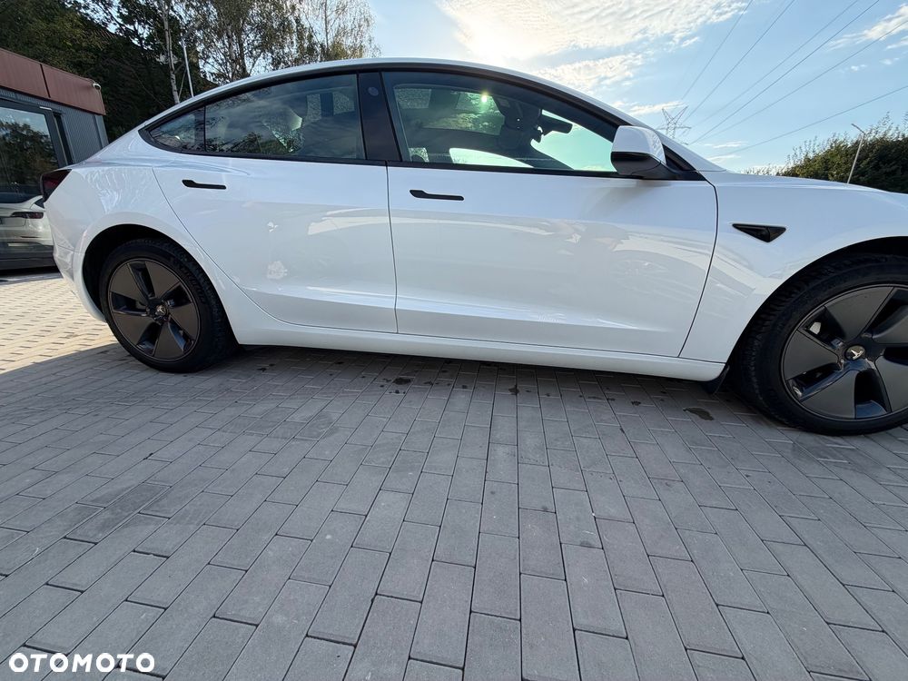 Tesla Model 3 - 12