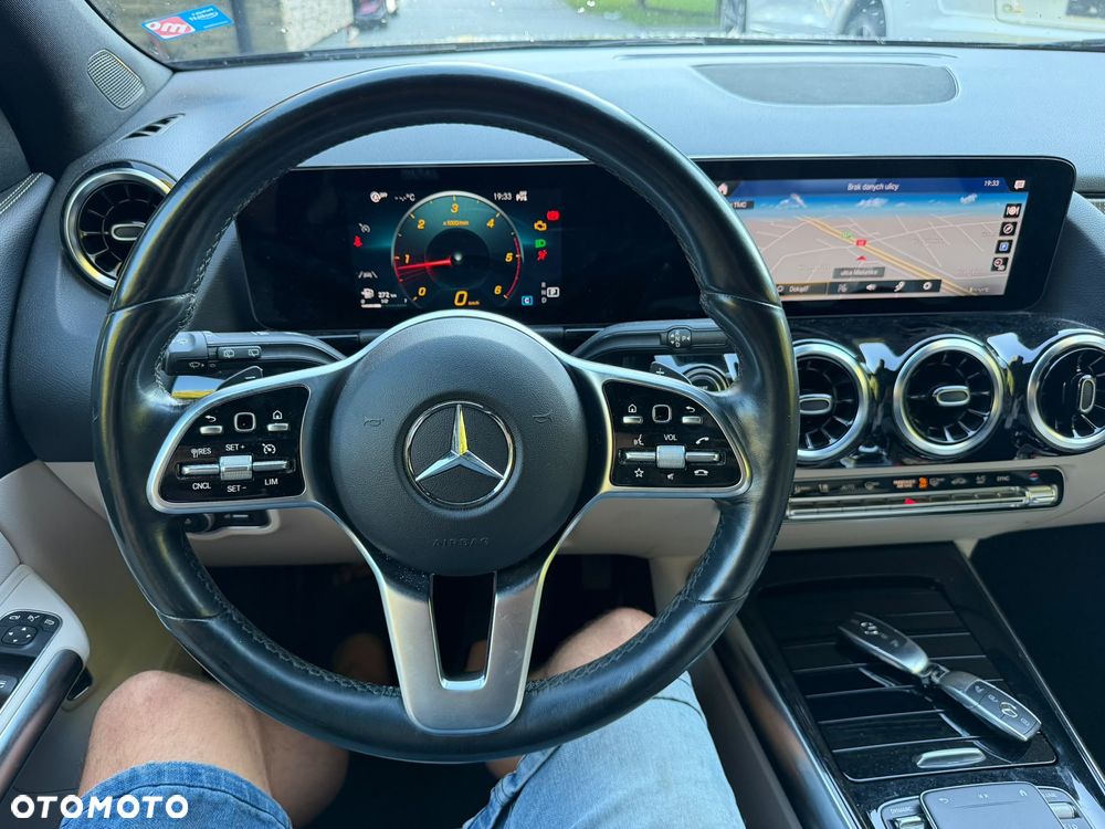 Mercedes-Benz GLA 200 d - 4