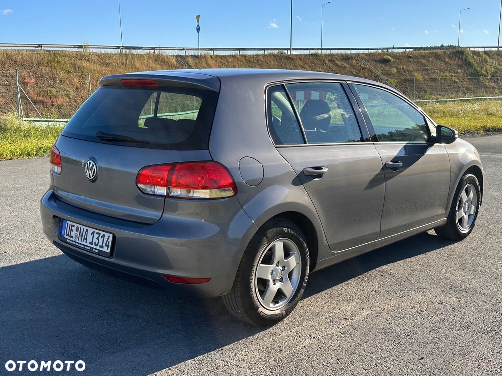 Volkswagen Golf - 2
