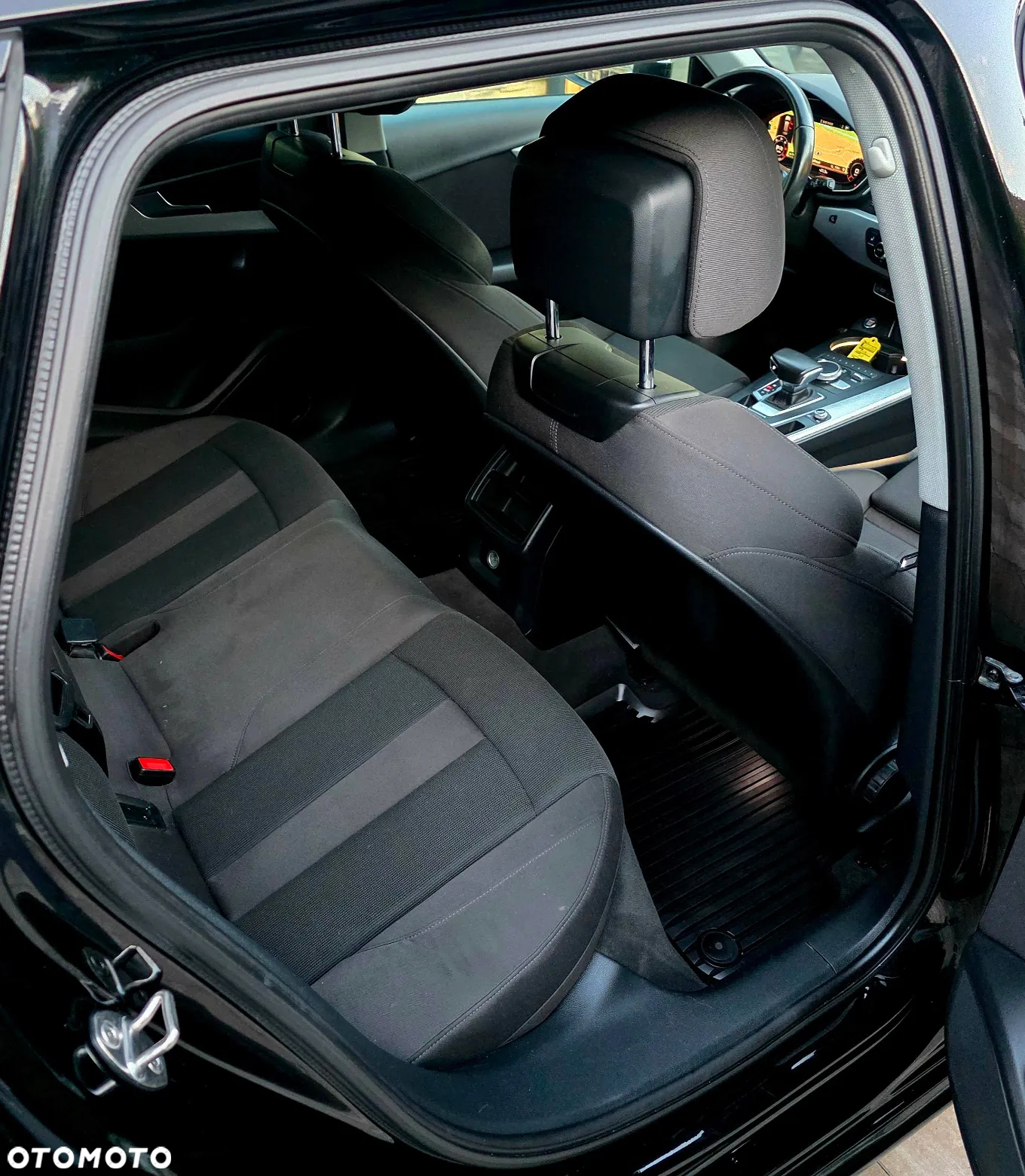 Audi A4 Avant 2.0 TDI Quattro S tronic - 11