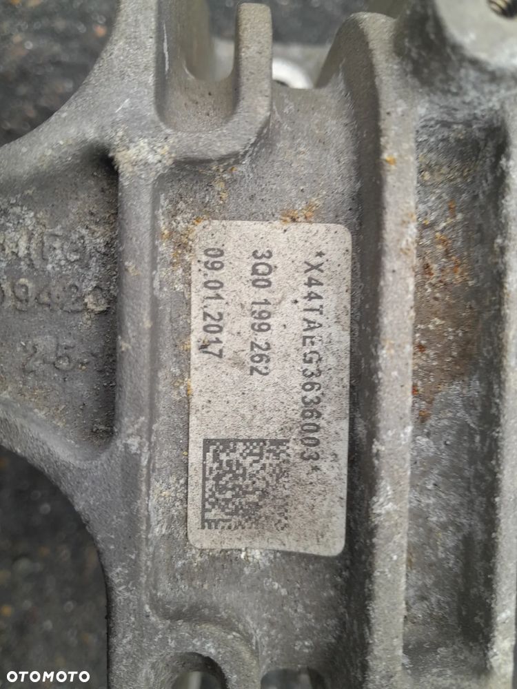 Poduszka silnika Volkswagen Tiguan II 2 4x4 R-Line 3Q0199262 !! - 2