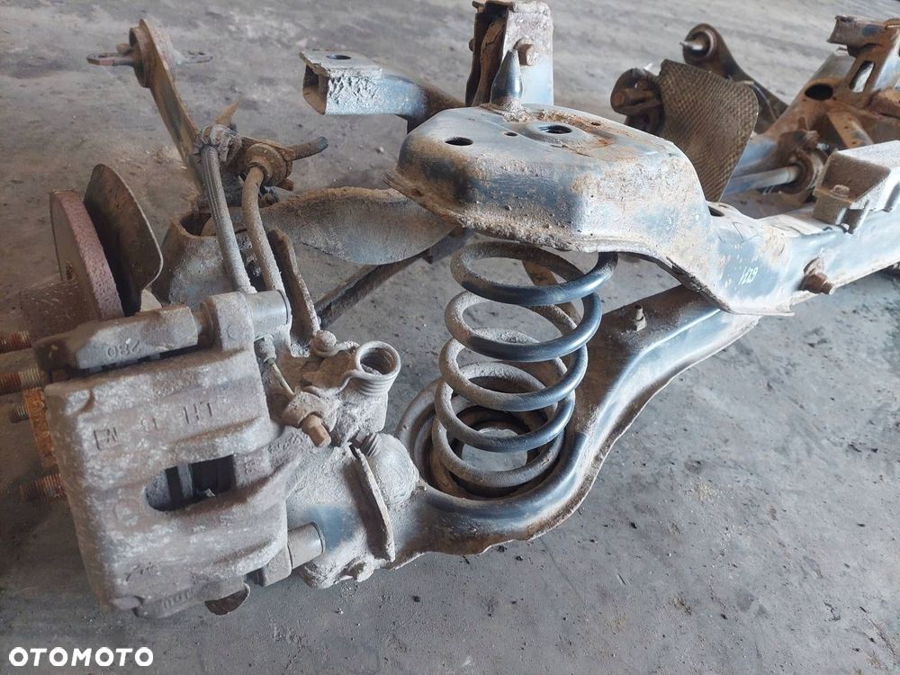 KOMPLETNE ZAWIESZENIE BELKA SANKI TYŁ VOLVO V50 I - 5