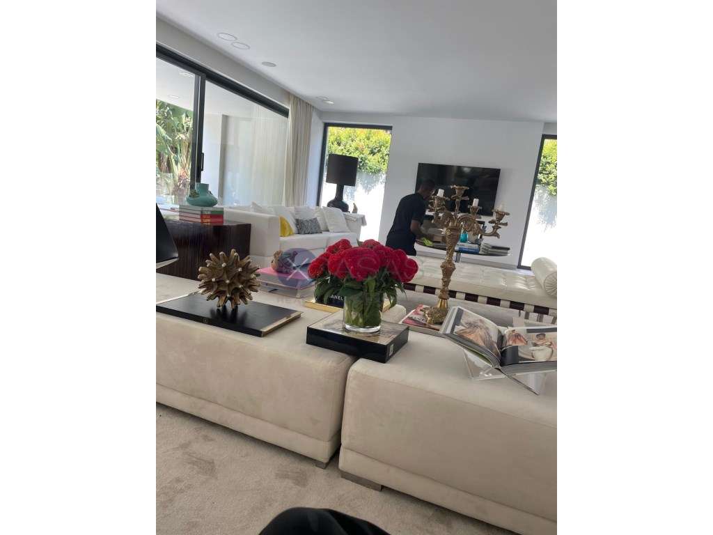 Esta fantástica moradia com 5 suites disponível totalmente mobilada... - Grande imagem: 4/11